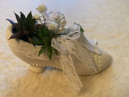 Kleines Mitbringsel Keramikschuh mit Sukkulenten